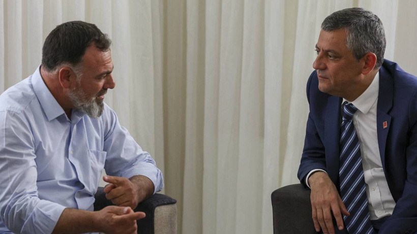 Özgür Özel'den şehit ailesine ziyaret