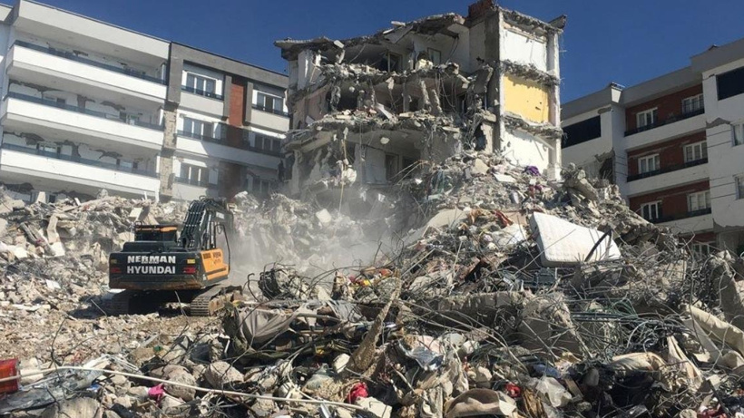 67 kişinin öldüğü Yunus Kaya Apartmanı davasında ailelerin istinaf başvurusu reddedildi: AKP'li müteahhit inşa etmişti