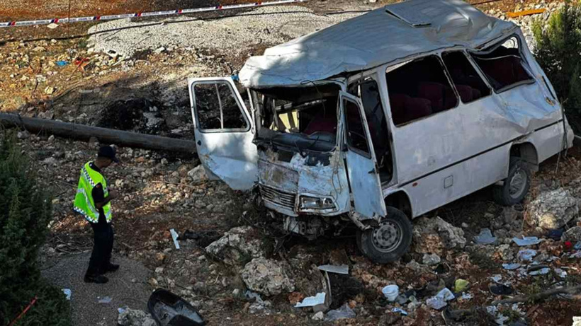 Tarım işçilerini taşıyan minibüs şarampole yuvarlanmıştı: Ölü sayısı 5'e çıktı