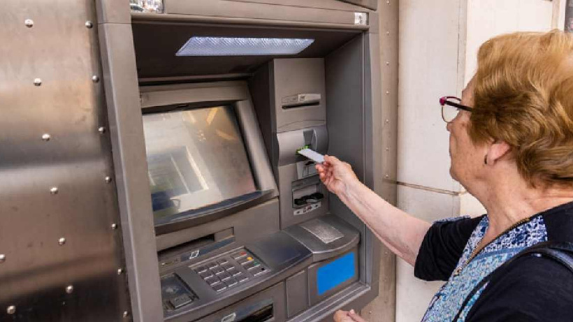 ATM’lerdeki kısıtlama resmen devrede! Kartını takan bu yazıyı görecek