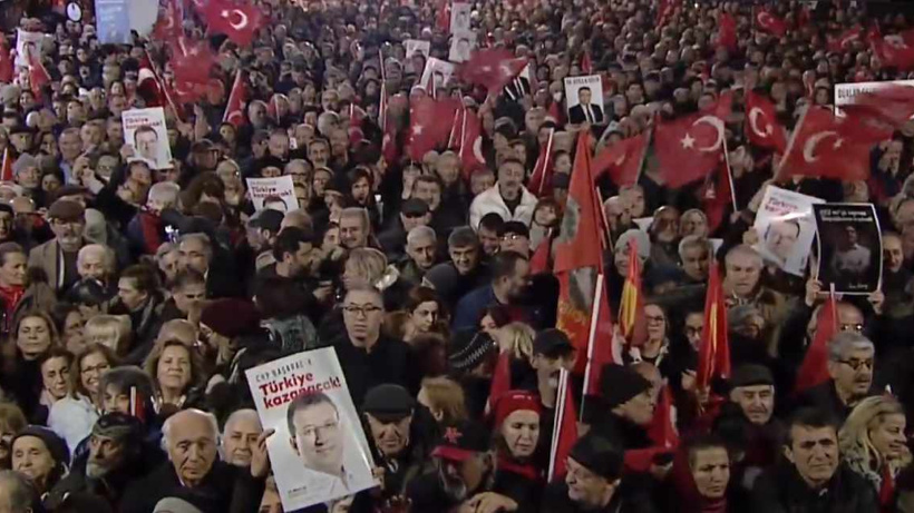 CHP'nin 94'üncü mitingi Eyüpsultan'da yapıldı: Özgür Özel'den Erdoğan'a 'ABD' tepkisi: Trump'un planının parçası oldu!