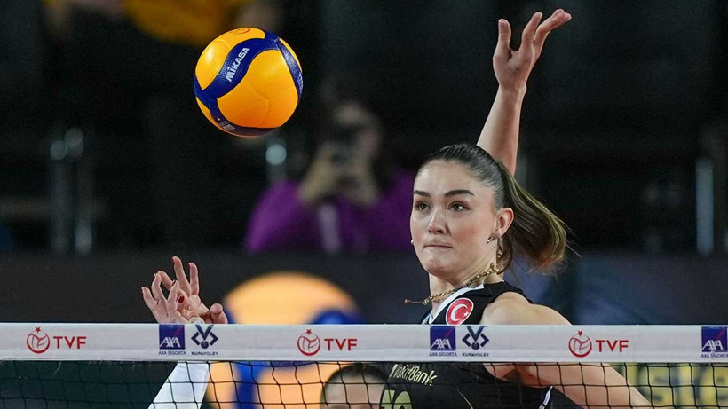 VakıfBank Galatasaray'ı yendi: Finale yükseldi