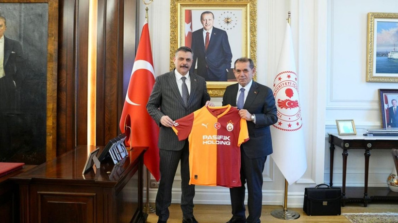 Dursun Özbek İçişleri Bakanı'na gitti