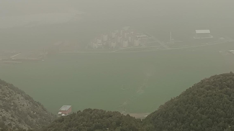 Suriye'den gelen toz fırtınası Gaziantep'te etkili oldu! Göz gözü görmedi