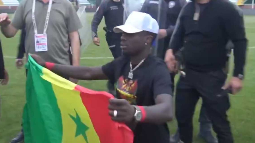 Amedsporlu Diagne'ye polis müdahalesi: Senegal bayrağını PKK flaması sandılar!