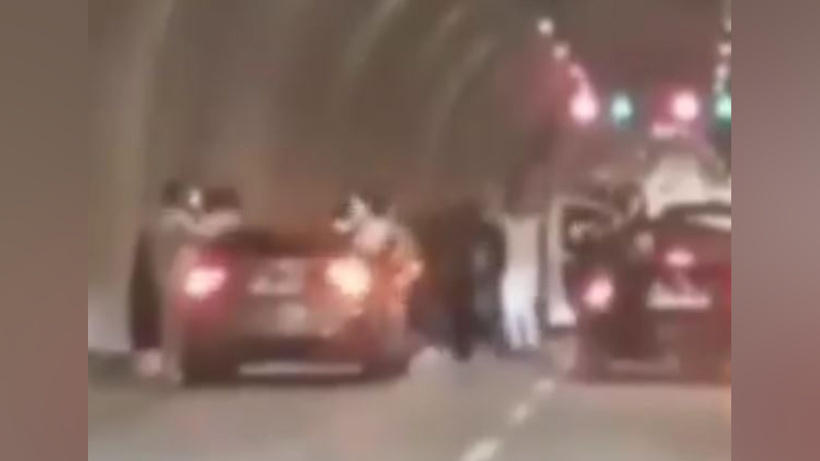 Tüneli kapatıp düğün eğlencesi düzenlediler: Trafik magandalarına ceza yağdı