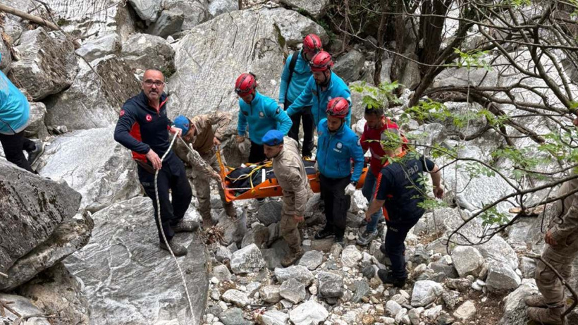 Balıkesir'de kaybolan yaşlı adam kayalıklarda ölü bulundu