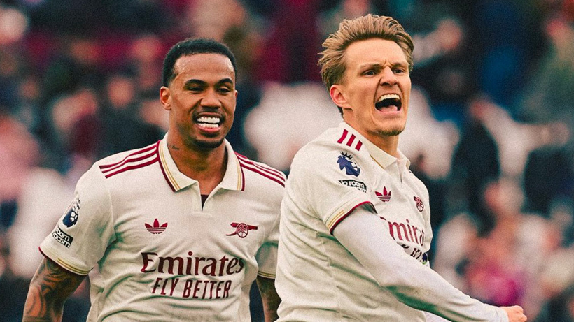 Arsenal adım adım şampiyonluğa gidiyor