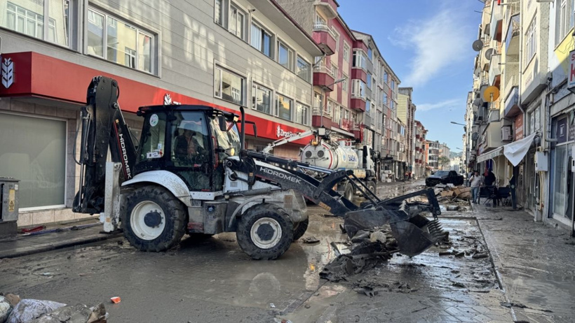 Sel Samsun'u savaş alanına çevirmiş! Hava aydınlanınca felaketin boyutu ortaya çıktı - Resim : 3