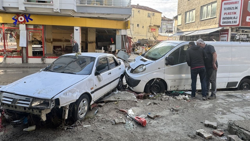 Sel Samsun'u savaş alanına çevirmiş! Hava aydınlanınca felaketin boyutu ortaya çıktı - Resim : 4
