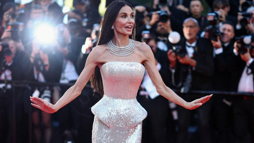 Cannes Film Festivali başladı: Kırmızı halıda yıldızlar geçidi! - Resim : 2
