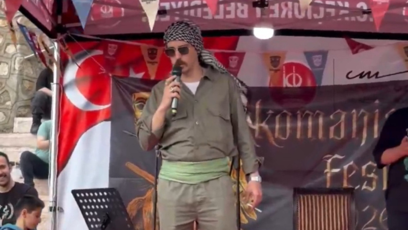 Festivalde Cem Ersever kostümüyle JİTEM propagandası! "Beyaz Toros'la gelecektim kalmamış" - Resim : 1