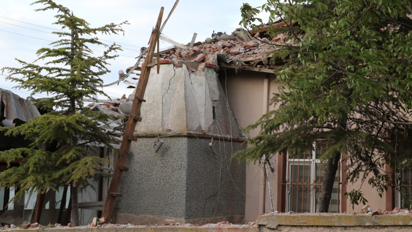 Eskişehir'de cami minaresine yıldırım düştü: İmam yaralandı - Resim : 2