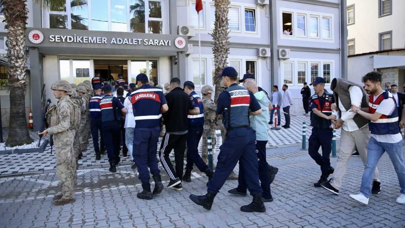 'Daltonlar' operasyonunda yakalan 12 şüphelinin 10'u tutuklandı - Resim : 1