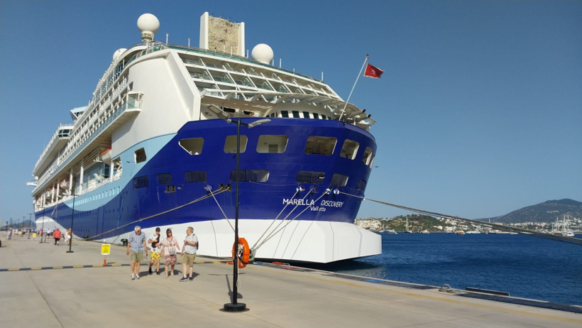 İki dev gemi Bodrum'a yanaştı: Sıradaki durak Kuşadası! - Resim : 1