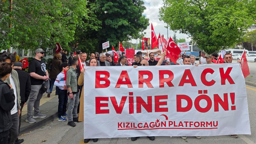 ABD'li Barrack'a Büyükelçilik önünden tepki: Sınır dışı ilan edilsin - Resim : 1