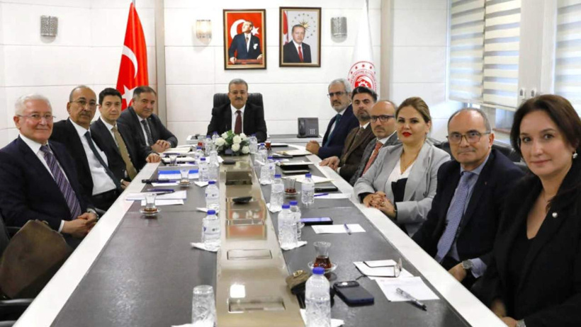 Bakanlık İtalyan Lisesi grevinde devreye girdi: Süre verdi - Resim : 1