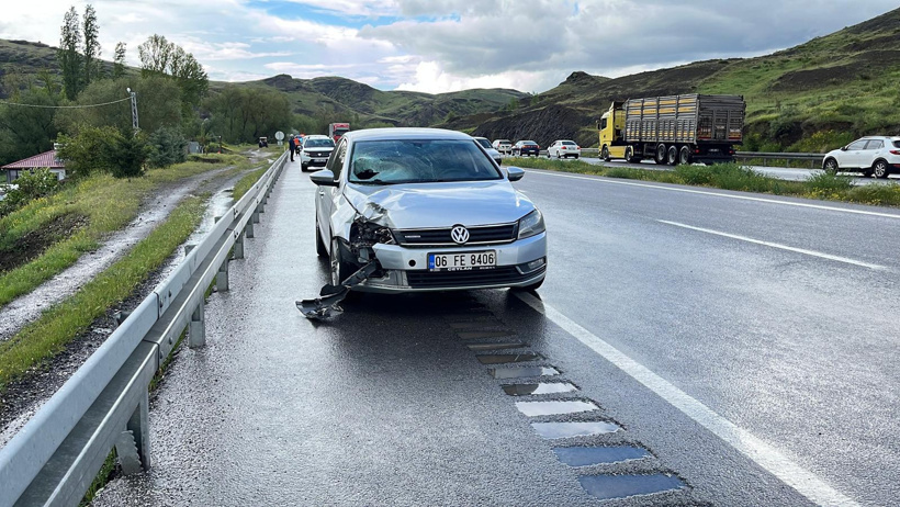 Yozgat'ta zincirleme faciaya yol açan kaza: Yardım etmek isterken canından oldu - Resim : 2