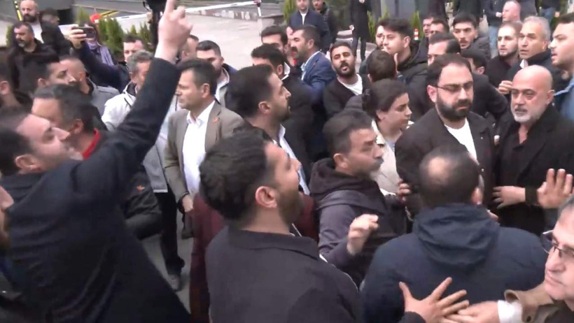 Son dakika | CHP Genel Merkezine tahliye talebi! Tansiyon yüksek - Resim : 1