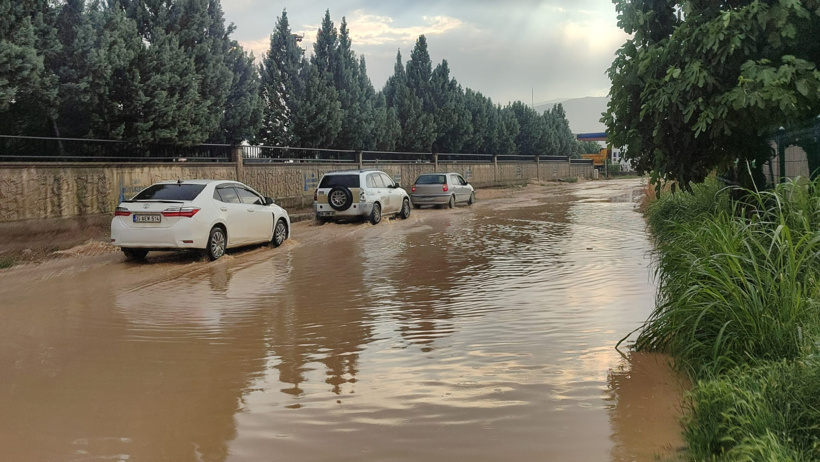 Bayram havası kısa sürdü: Peş peşe uyarıların ardından cadde ve sokaklar göle döndü - Resim : 2