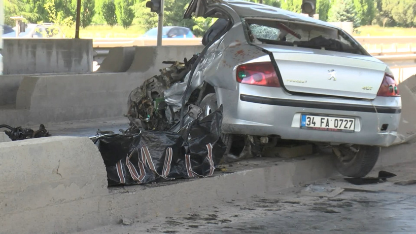TEM gişelerinde dehşet: Beton bariyere çıkan otomobil genç sürücüye mezar oldu - Resim : 3