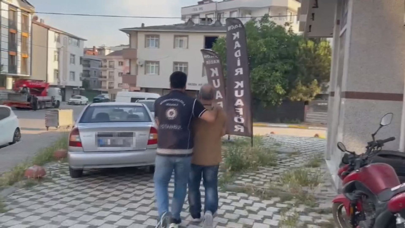 Rüşvetle ikamet izni dağıtmışlar! İstanbul'da organize sahtecilik şebekesine baskın - Resim : 2