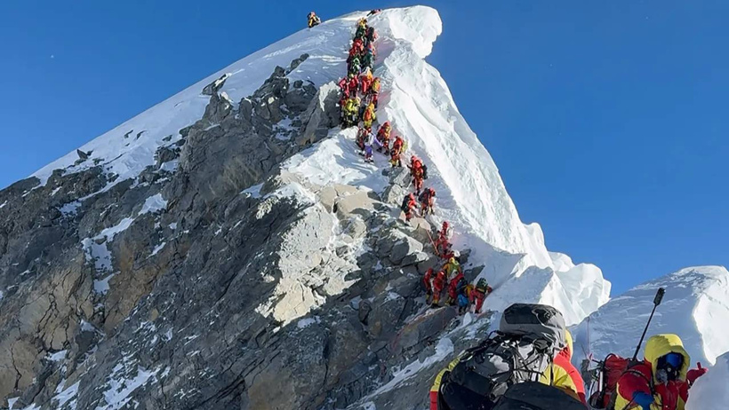 Zirvede kayboldu, öldü sanıldı! 6 gün sonra Everest'ten sürünerek indi - Resim : 2