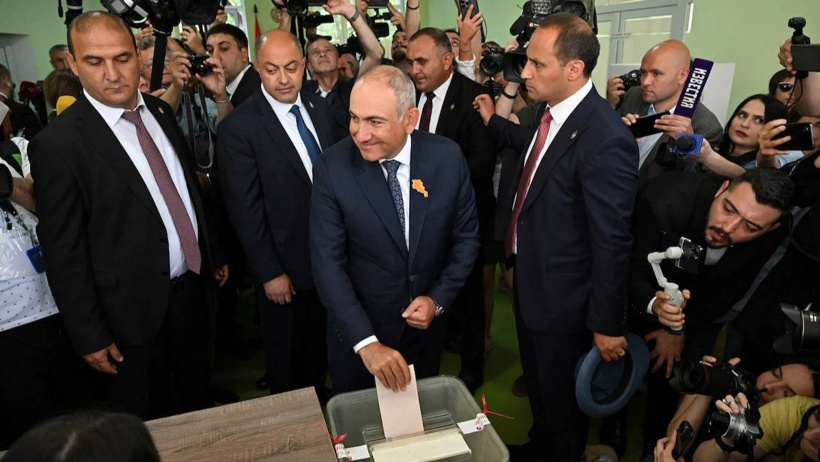 Paşinyan seçim zaferi sonrası muhalefeti hedef aldı: Halk savaş politikasını reddetti - Resim : 2