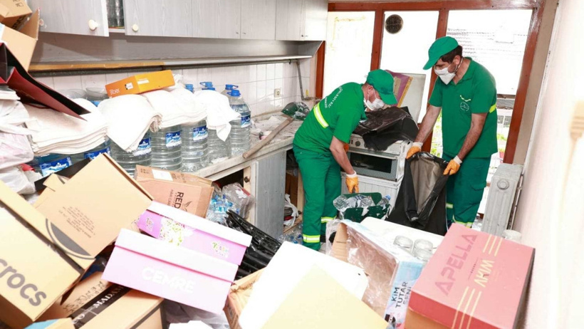 Komşuların şikayetiyle başladı: Evden 20 ton çöp çıktı! - Resim : 2
