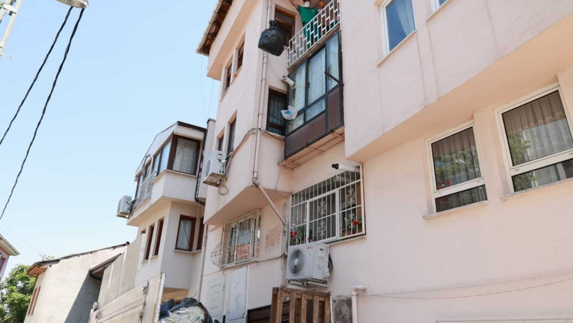 Komşuların şikayetiyle başladı: Evden 20 ton çöp çıktı! - Resim : 1