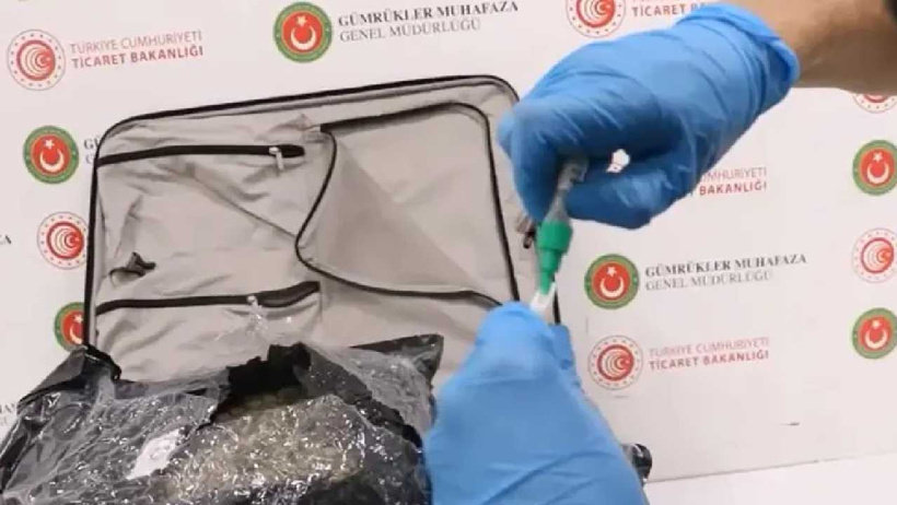 Valiz değil uyuşturucu deposu: İspanyol yolcu havalimanında paketlendi! - Resim : 2