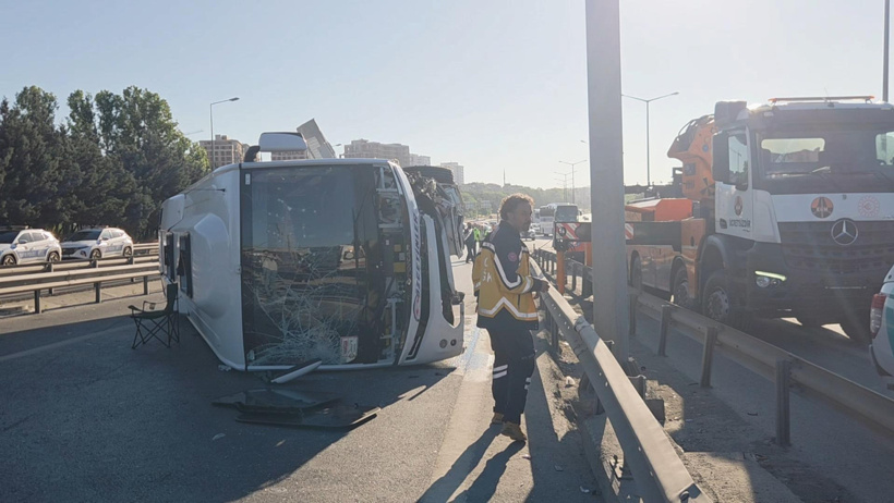 TEM'de can pazarı: Yolcular camlar kırılarak tahliye edildi - Resim : 1