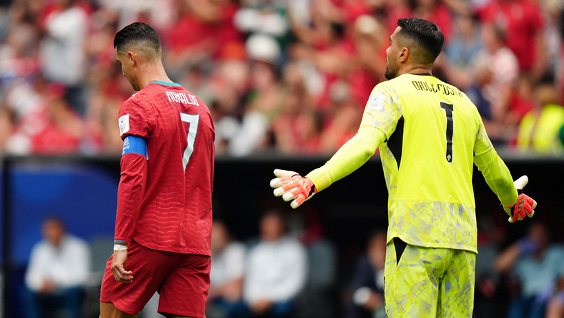 Ronaldo ilk maçtan çok sinirlendi: Maç ortasında takım arkadaşıyla tartıştı - Resim : 1