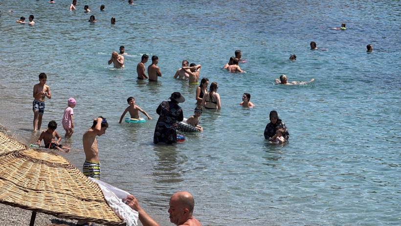 Bodrum’da yaz alarmı! Sahiller doldu taştı - Resim : 4