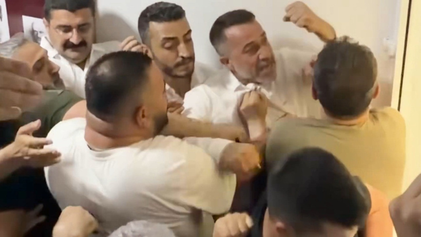 İzmir'de butlan şiddeti kamerada! İl başkanvekilini yumrukladılar - Resim : 1
