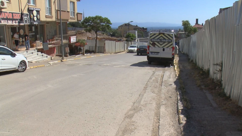 İstanbul'da akılalmaz soygun: Lastiklerini patlatıp kafasına silah dayadılar! - Resim : 1