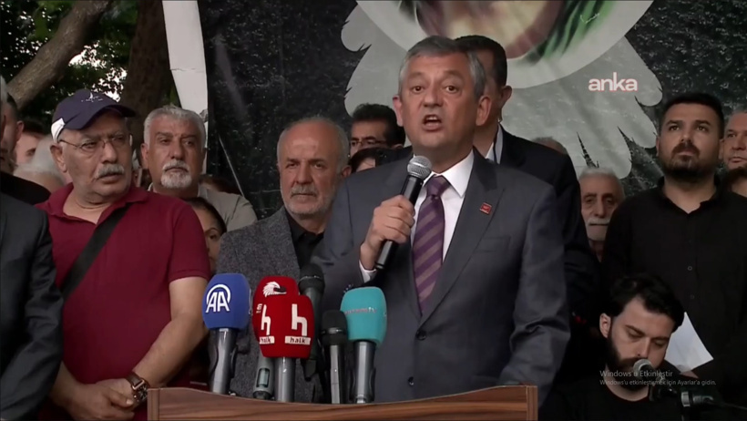 Özel, Garip Dede Dergahı'nda Alevilerle buluştu: Biz bu yolculukta taçları makamları geride bıraktık - Resim : 1