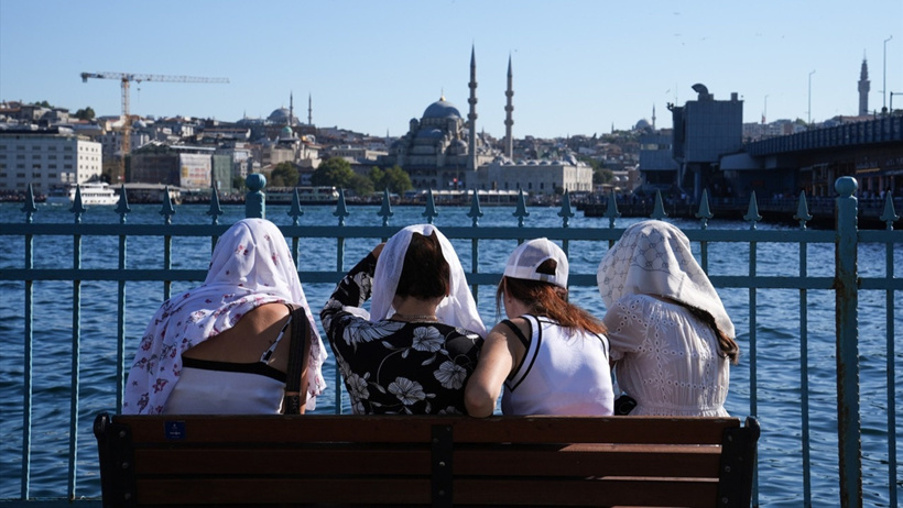 İstanbul'u uyutmayacak! 36 derecelik sıcaklıklar dalga dalga vuracak: Bu yaz uzun sürecek - Resim : 1