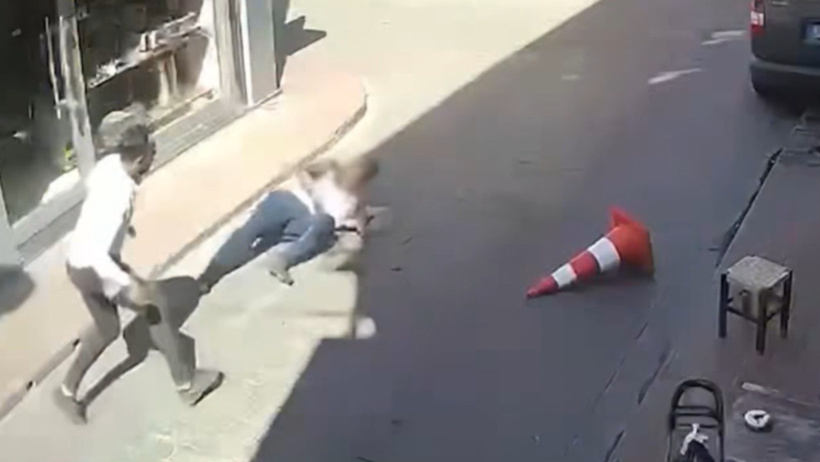 60 yaşındaki esnaf 15 yaşındaki kızı taciz etti iddiası Beyoğlu'nu karıştırdı: Defalarca bıçaklandı - Resim : 2