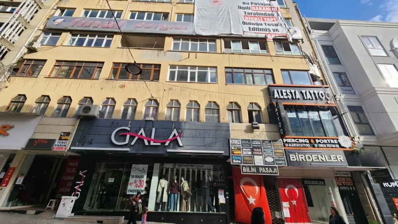 Olaylı pasaj parça parça yıkılıyor - Resim : 1