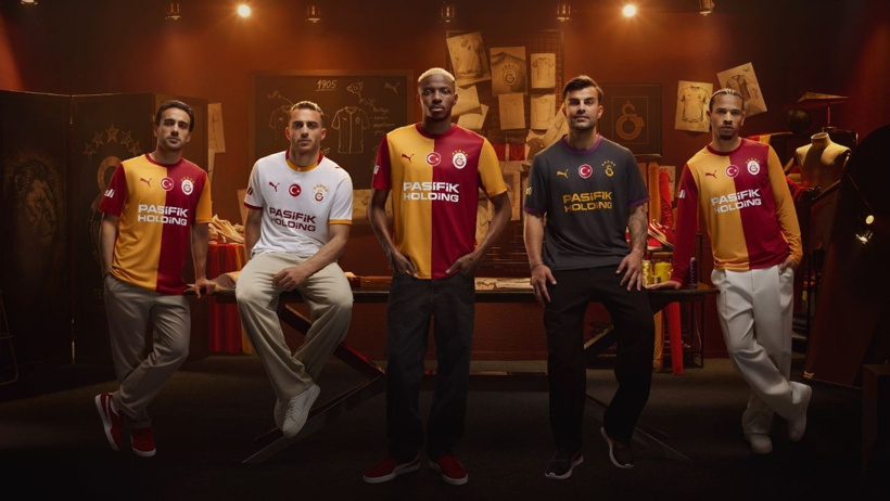 İşte Galatasaray'ın yeni formaları: Ensesindeki yazı dikkat çekti - Resim : 2