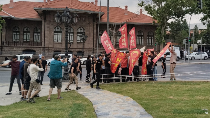 Ankara'da NATO protestosuna polis müdahalesi: Çok sayıda gözaltı - Resim : 2