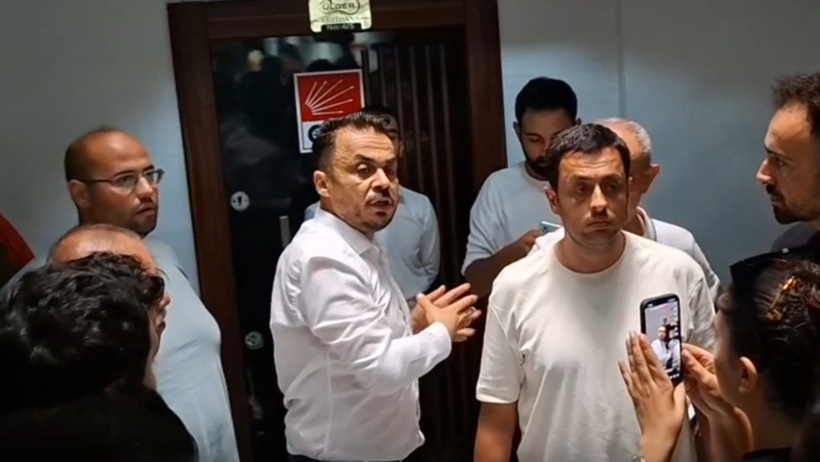 Butlan yönetimi tarafından atanan başkan CHP il binasına çilingirle girdi - Resim : 1