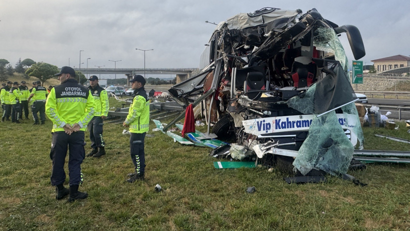 Son dakika | Yolcu otobüsünde feci kaza! 5'i ağır 15 yaralı - Resim : 1