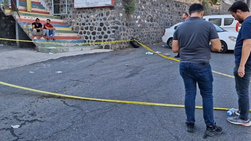 Diyarbakır'da kanlı infaz: Husumetlisi tarafından katledildi - Resim : 1