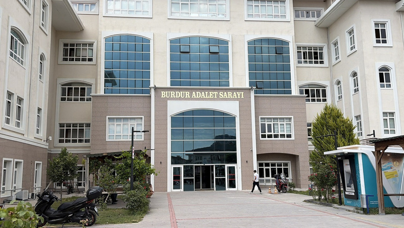 Uyuşturucu yüzünden öğretmenlikten atılmıştı, bu kez ticaretinden yakalandı - Resim : 1