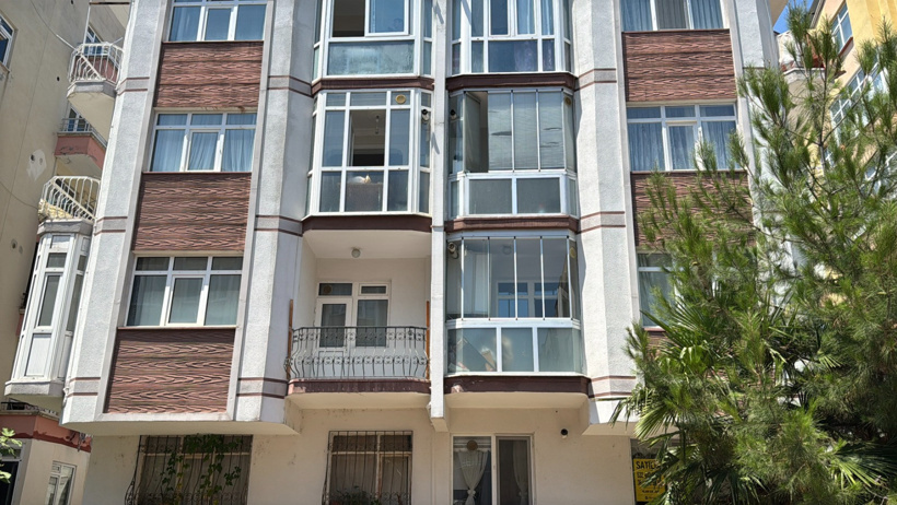 Ablasının cesediyle 1 hafta aynı evde yaşadı! - Resim : 1