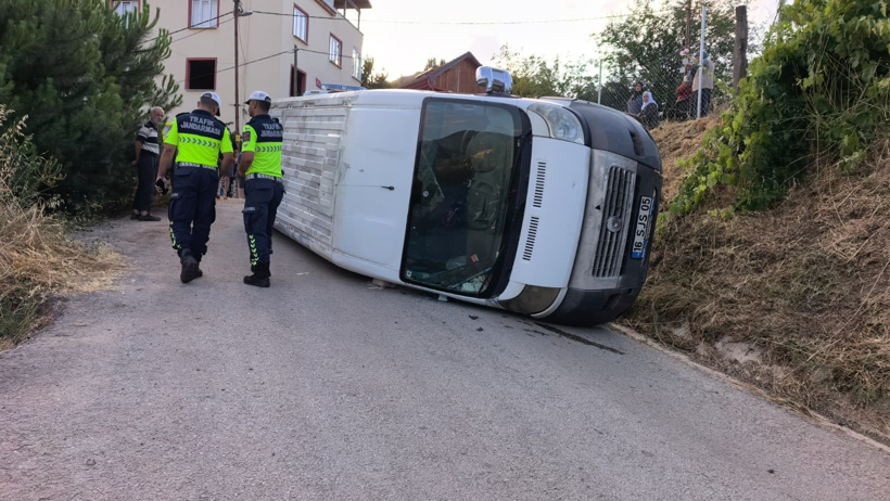 Tarım işçilerini taşıyan minibüs devrildi: 7 yaralı - Resim : 3
