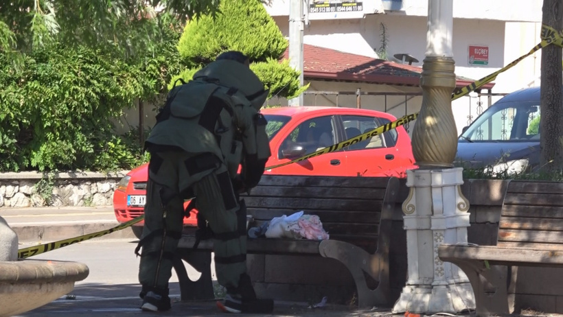 Amasya'da şüpheli çanta paniği: Fünyeyle patlatıldı, içinden bebek kıyafetleri çıktı - Resim : 1