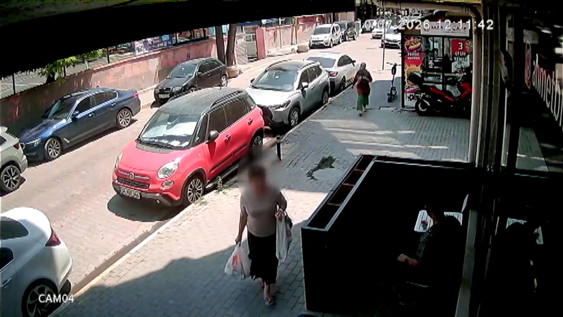 Her seferinde aynı bahaneyi kullandı! Müşteri, Kuaförü çileden çıkardı: Bu kadını dükkana almayın - Resim : 1
